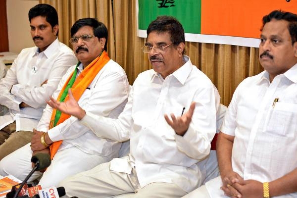 Bjp leader haribabu fire on jaipal reddy