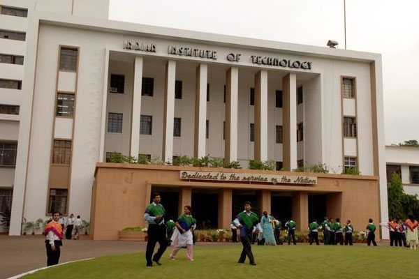 4 iit kanpur students turn down rs 1 crore per annum offers